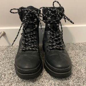 Black Winter boots